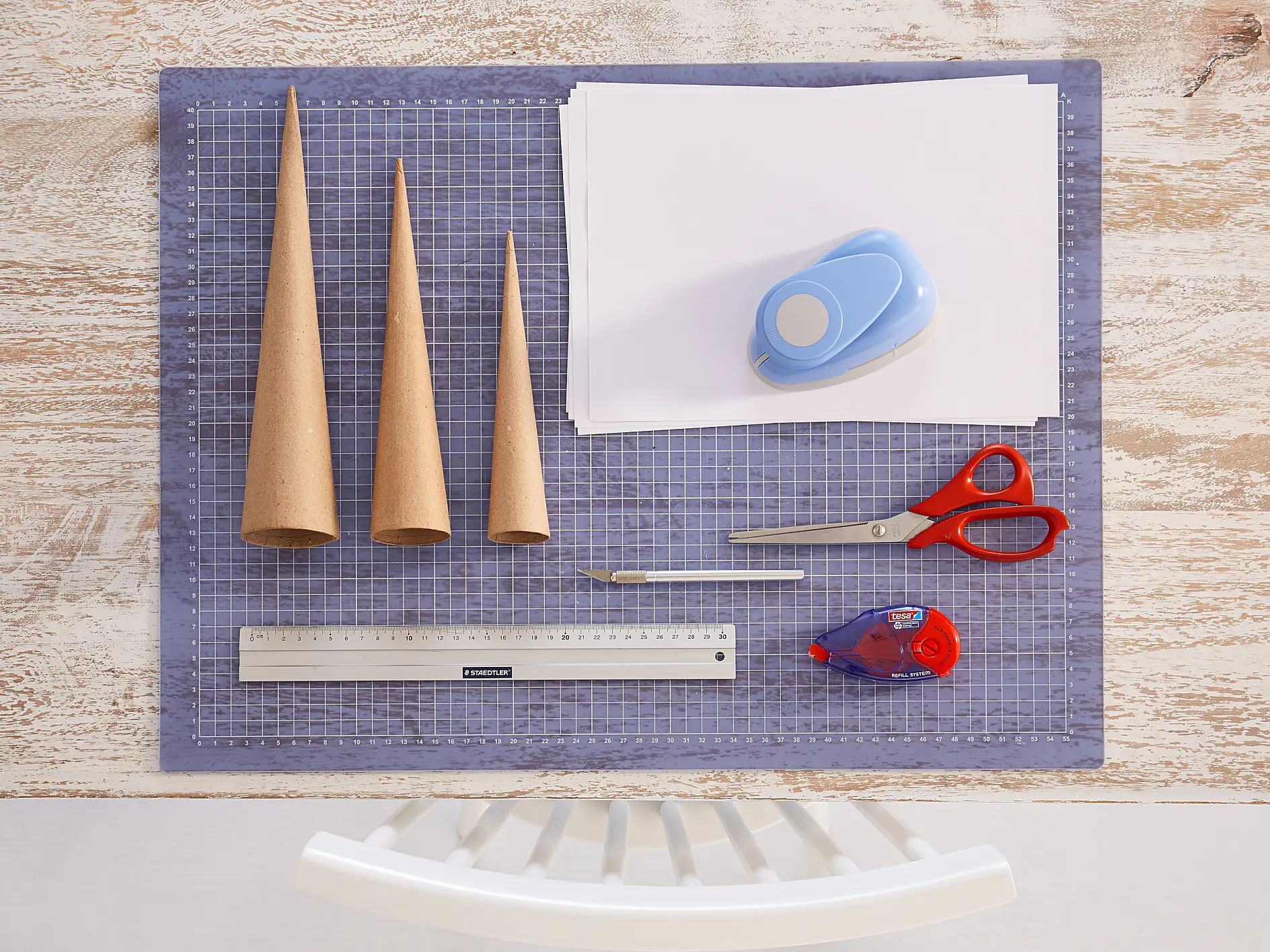 Översikt över material som behövs för att göra egna pappersträd