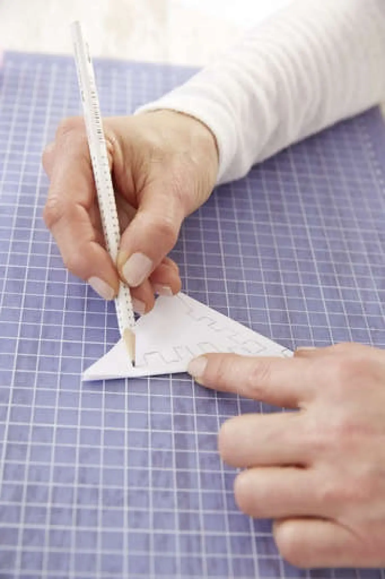 Rita mönstret av snöflingan