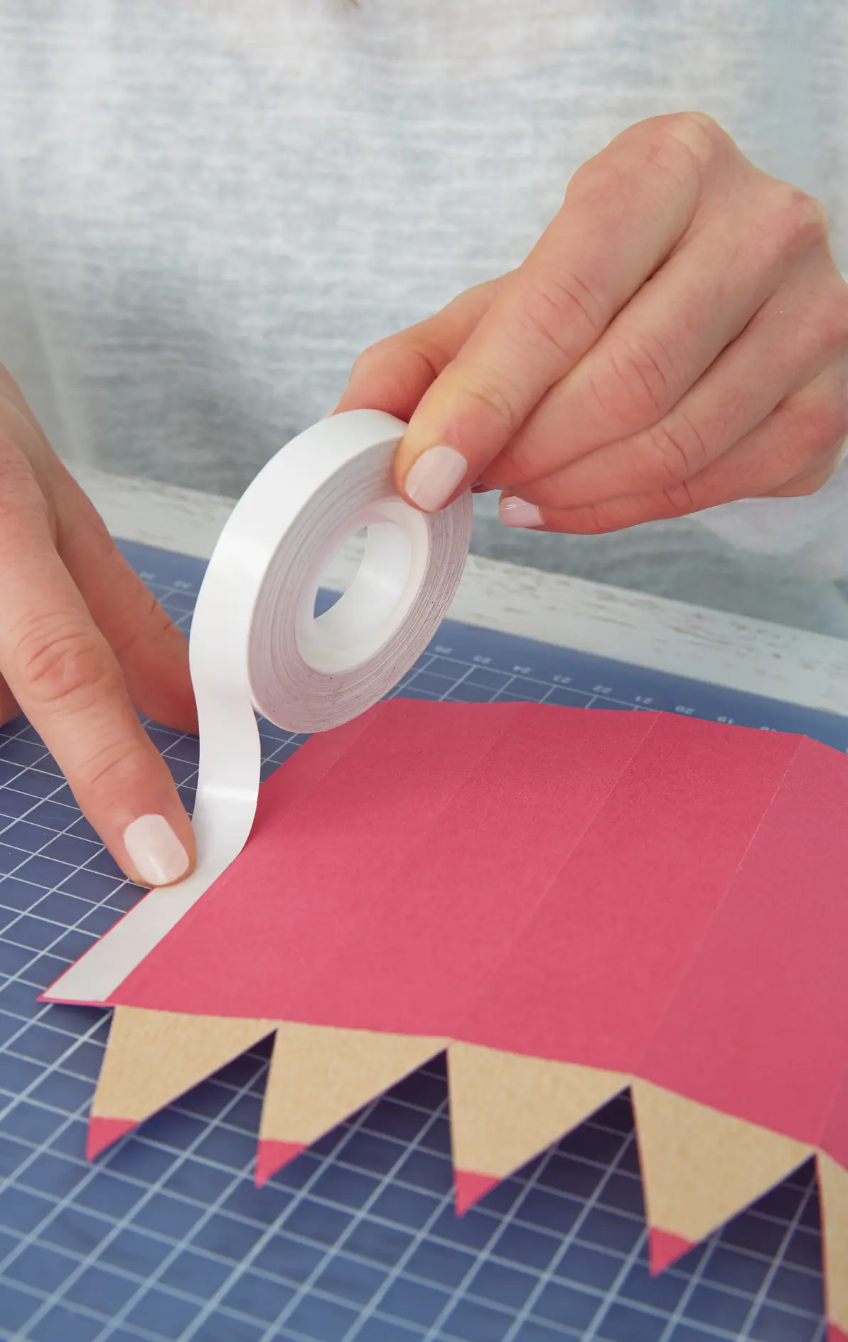 DIY Abecedarian-väska / Steg 6: Applicera tejp