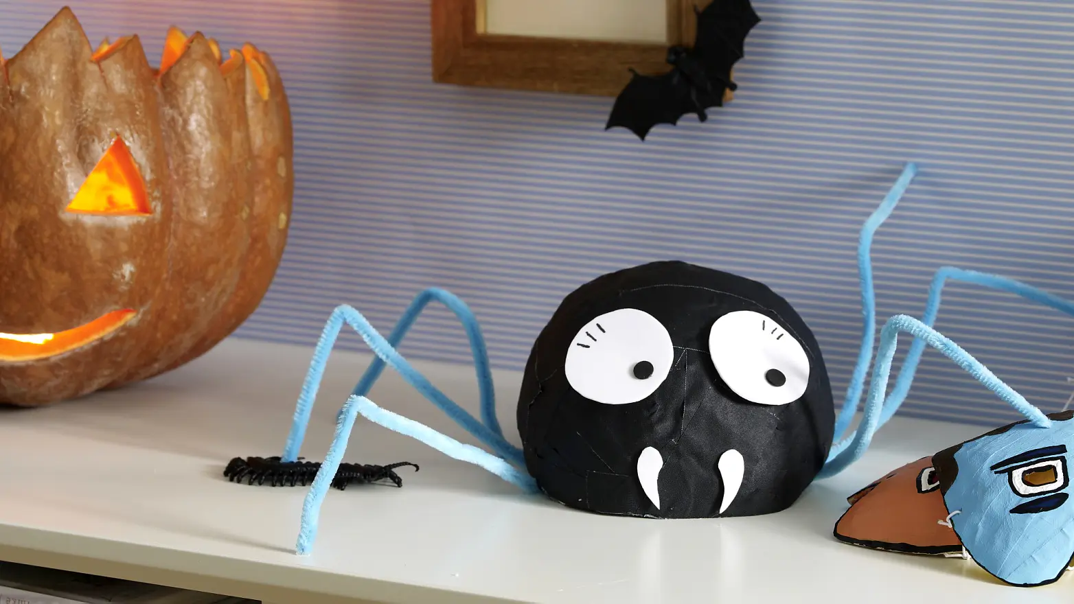 Det är inget för dem med spindelfobi – men alla som gillar lite kuslig Halloweenskoj kommer att älska den här spindeln så mycket att de genast vill göra en egen.