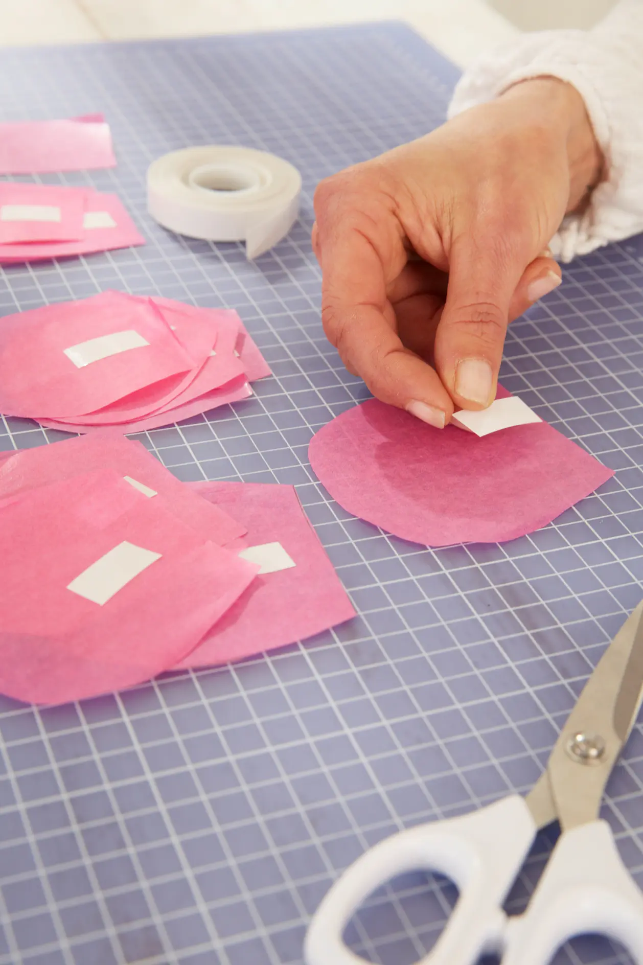 DIY-pappersros / Steg 4: Fäst tejpen