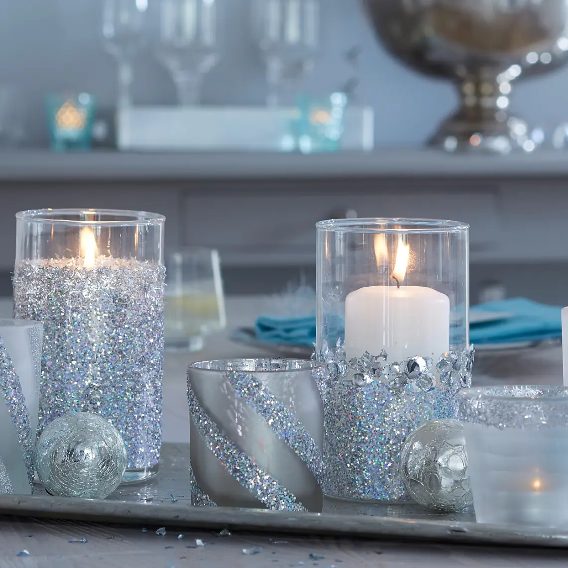 Helt fantastiskt: Discokänsla! Låt oss fira en glamorös nyårsafton hemma. Dessa ljuslyktor ser inte bara fantastiska ut, utan kan även göras på nolltid.