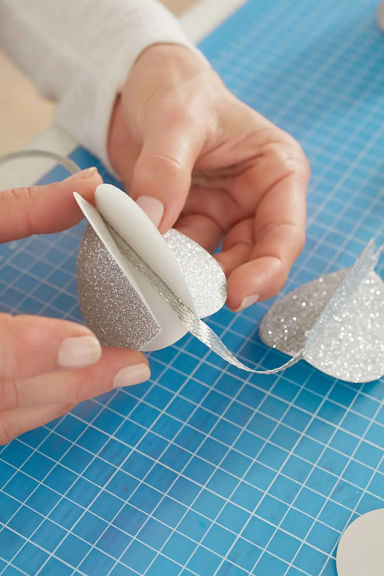 Lim på den tredje cirkeln.