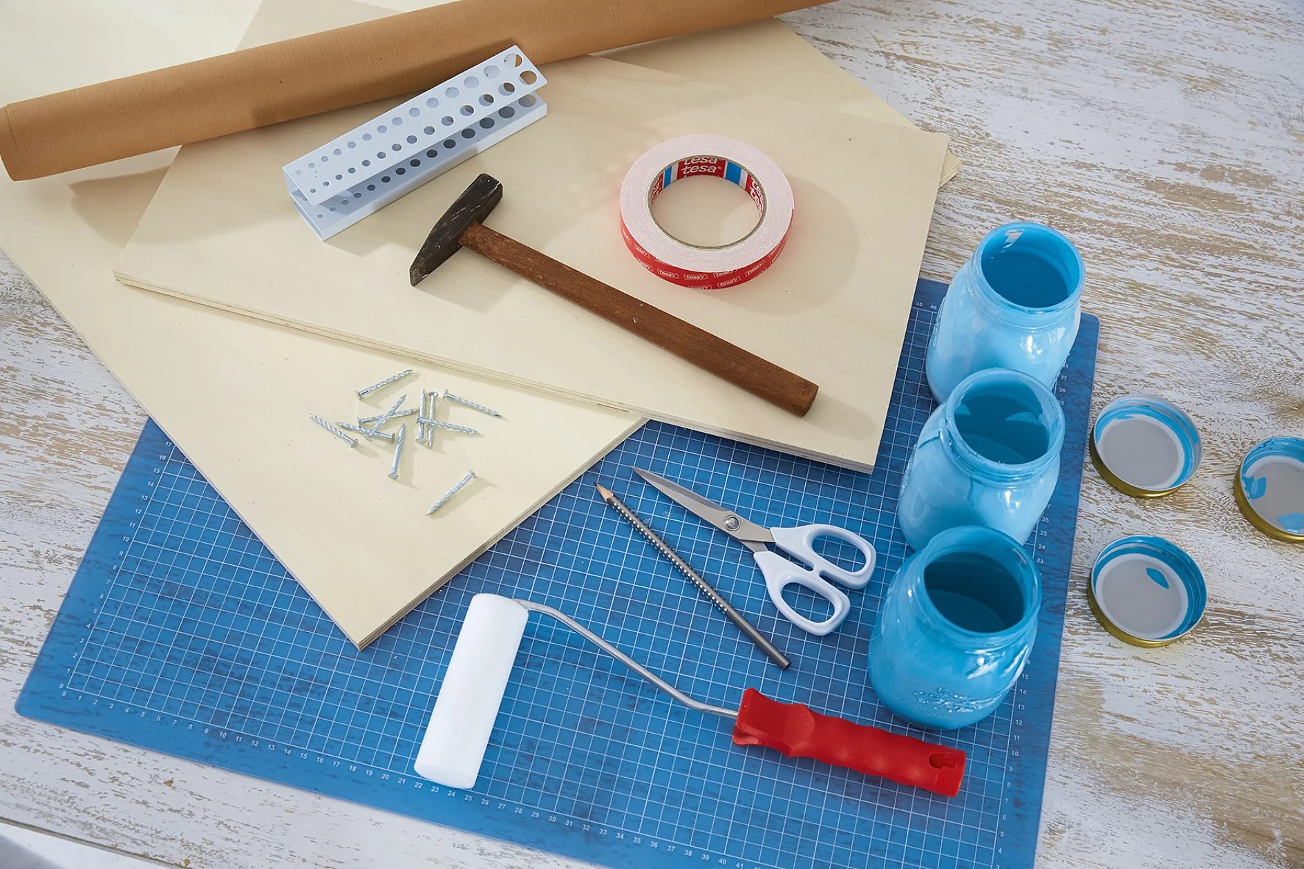 Tesa_Powerbond_Handgriffe_18745.jpg DIY Tool Wall / Step 1: Overview