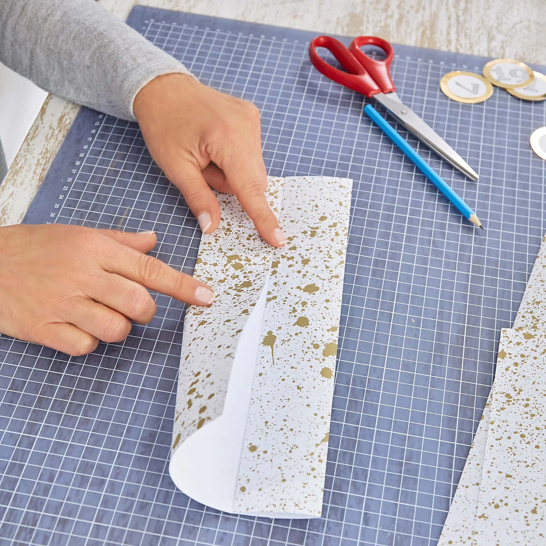 DIY-adventskalender med guldringar översikt steg 3