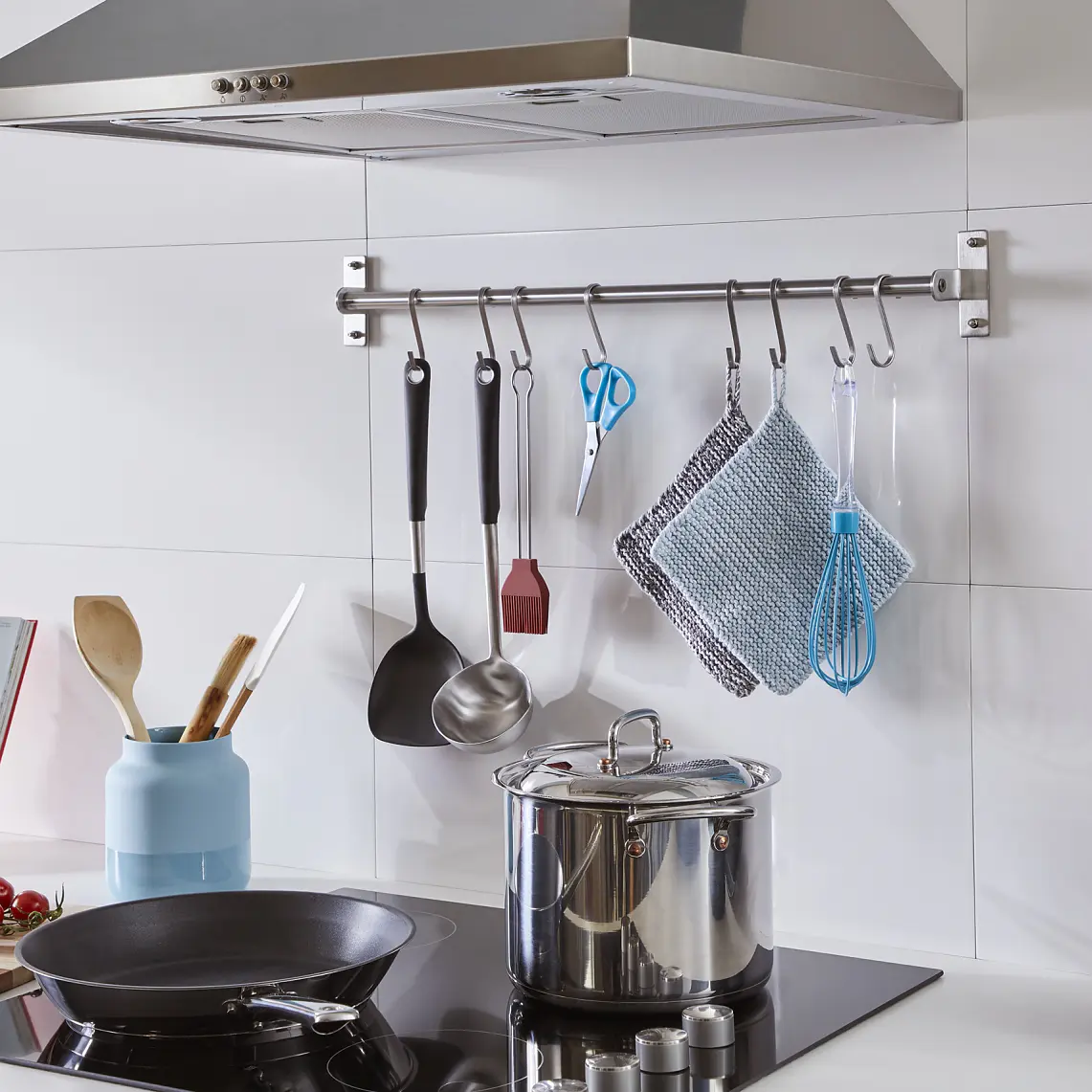 tesa_77902_självhäftande_ skruv_redskapsskena_mood_001