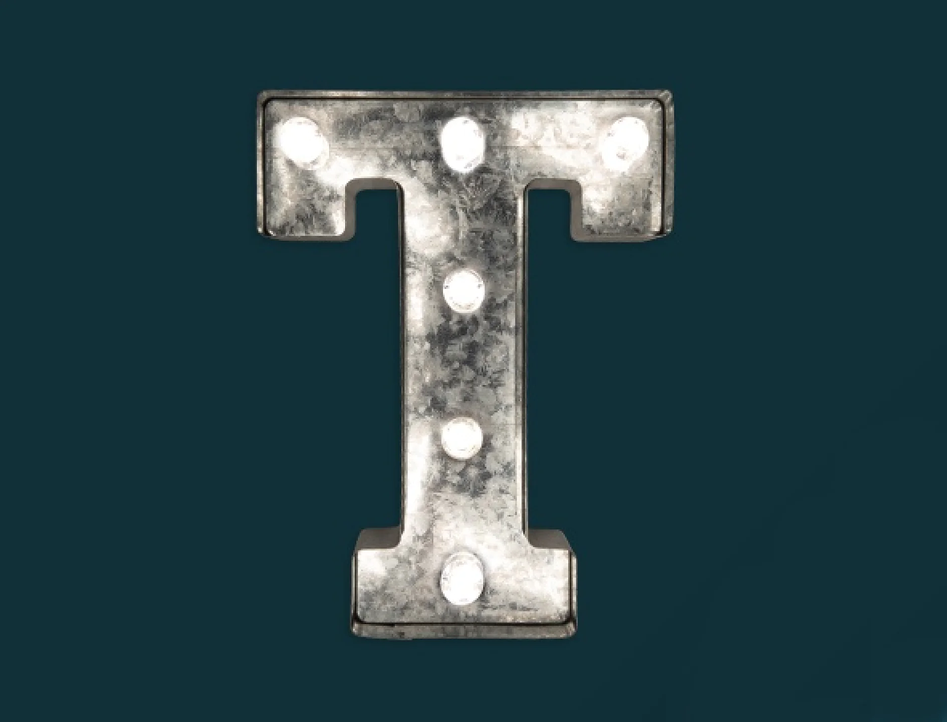 En metallisk bokstav T med glödlampor är upplyst mot en mörk krickfärgad bakgrund, fäst med tesa-tejp. (This text has been generated by AI)