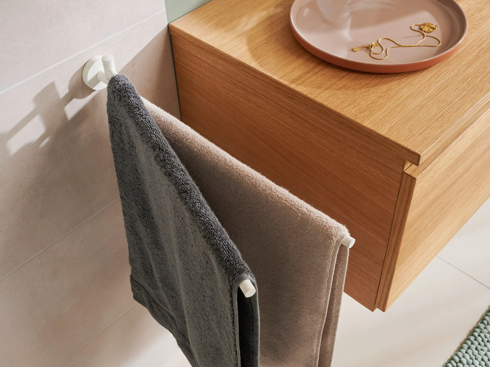 tesa-Moon-White-2-Armed-Towel-Holder-40572_mood tesa-Moon-White-2-Armed-Towel-Holder-40572_mood