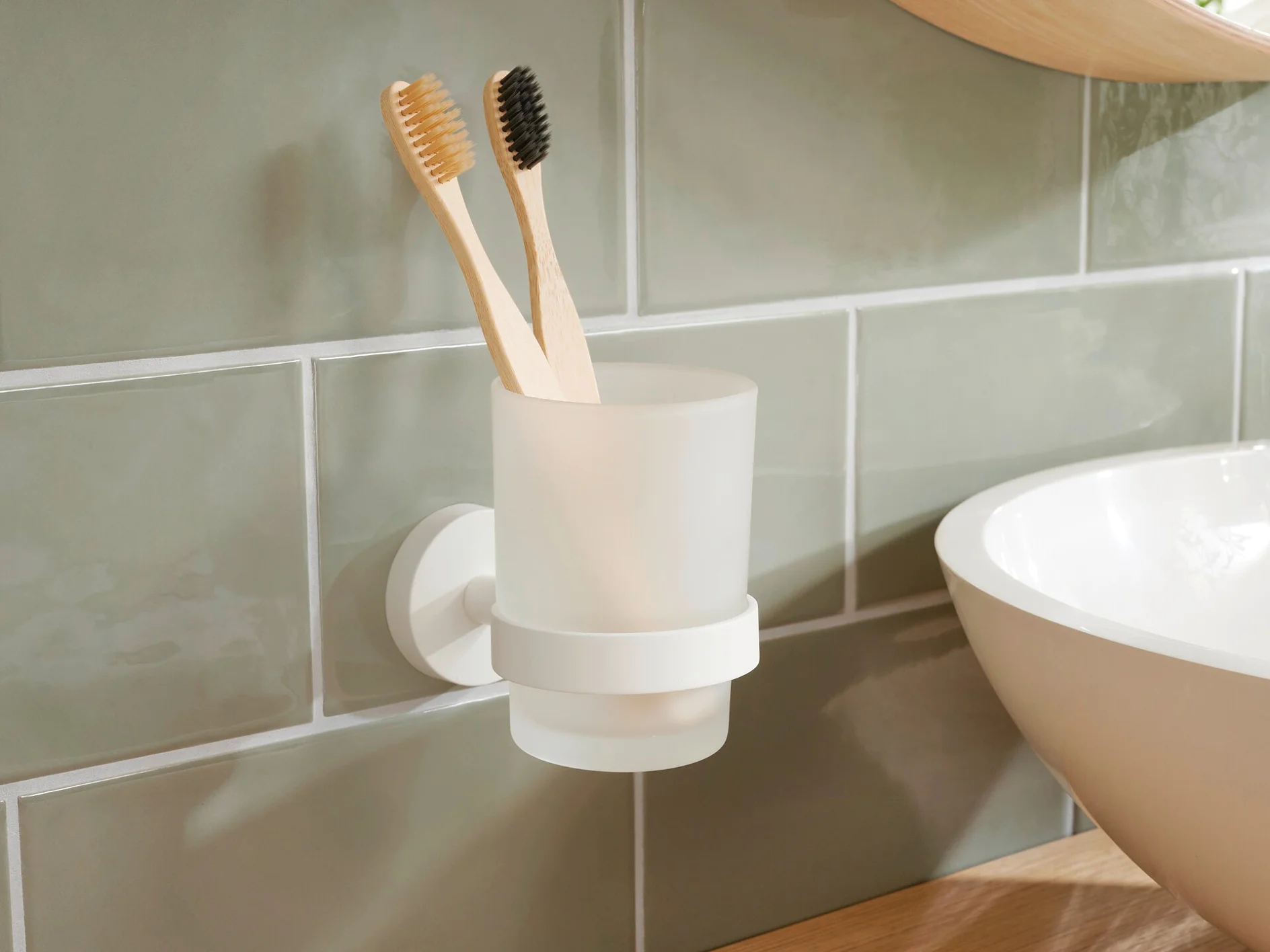 tesa-Moon-White-Tumbler-Holder-40576_mood tesa-Moon-White-Tumbler-Holder-40576_mood