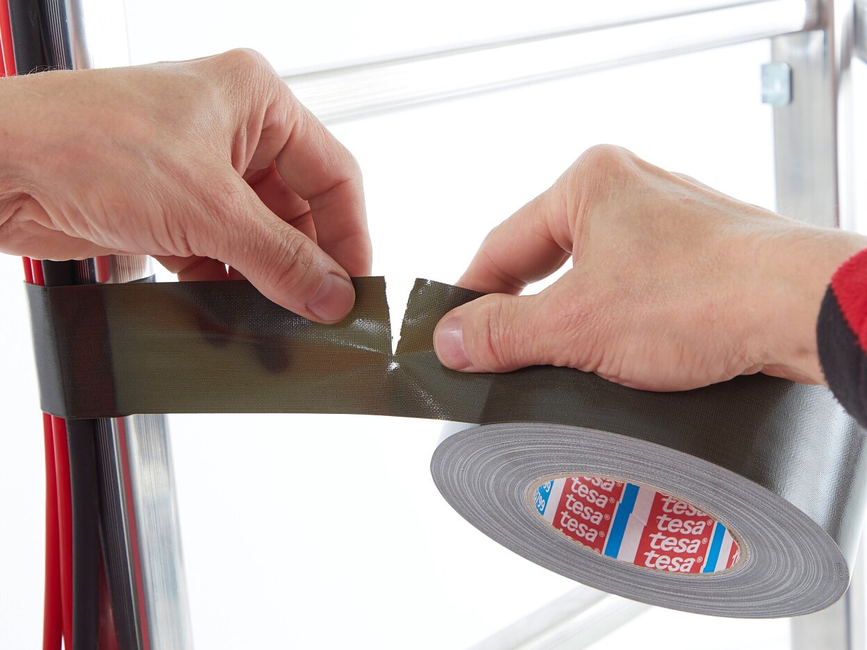 tesa 53799 PE coated high grade cloth tape step3of3