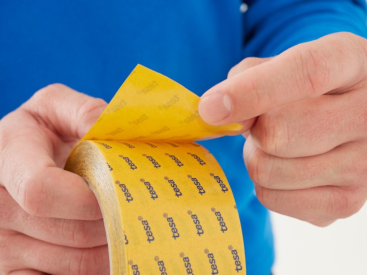 tesa 51966 double sided transparent filmic tape step1of4 ap