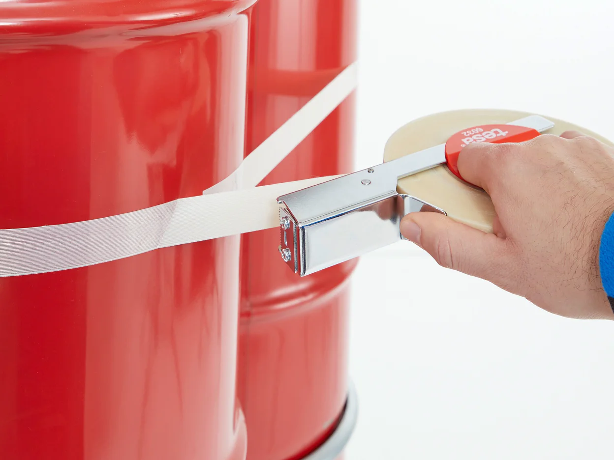 tesa 53314 non staining high strength mono filament tape step3of3