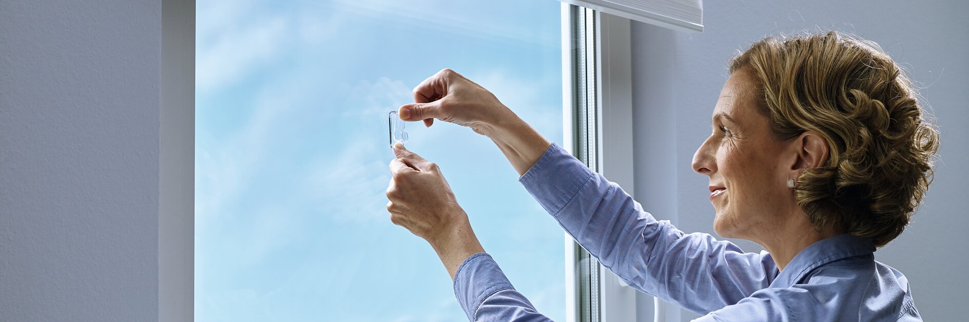 Yapışkanlı askılar - delme gerektirmeyen güvenli tutturma