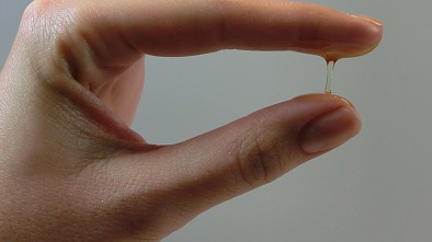 Máºt ong có Äá» bám dÃnh cao nhưng lá»±c liên kết thấp