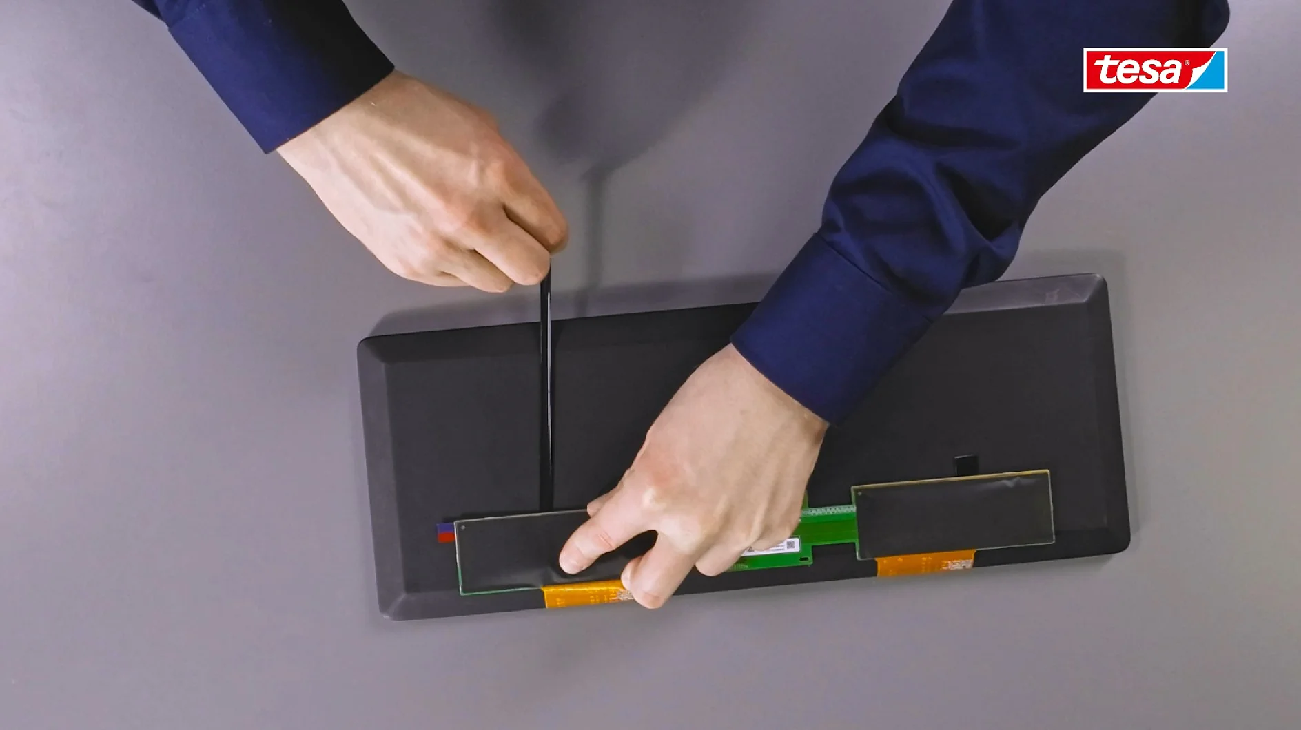 automotive-bond-detach-display-sm