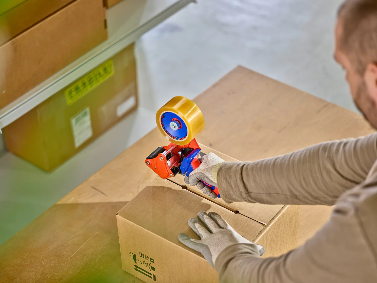 tesa-60400-bio-based-packaging-tape-003-ap