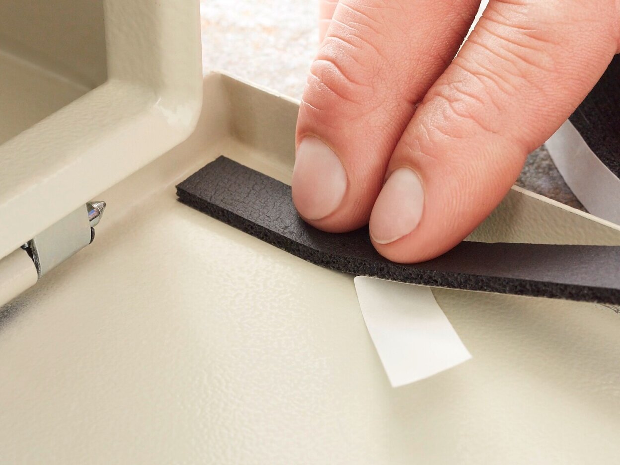 tesa 50601 single sided foam tape 3mm step2of7 ap