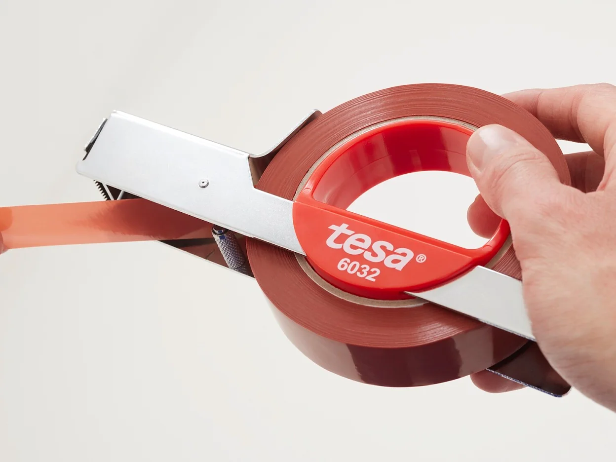 tesa 6032 industrial hand dispenser strap it step3of4 ap